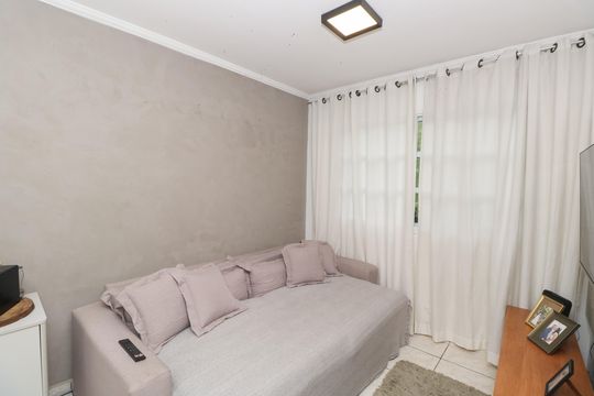 Sala de apartamento para alugar com 2 quartos, 53m² em Jardim Santo André, Santo André