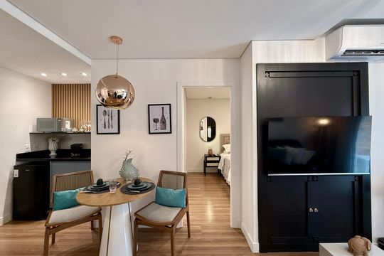 Sala  de apartamento à venda com 1 quarto, 45m² em Cidade Monções, São Paulo