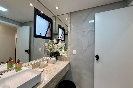 Banheiro Suíte  de apartamento à venda com 1 quarto, 45m² em Cidade Monções, São Paulo