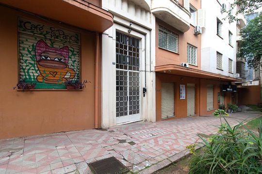 Entrada de apartamento à venda com 3 quartos, 62m² em Centro Histórico, Porto Alegre