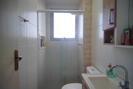 Banheiro de apartamento para alugar com 2 quartos, 65m² em Centro, São Leopoldo