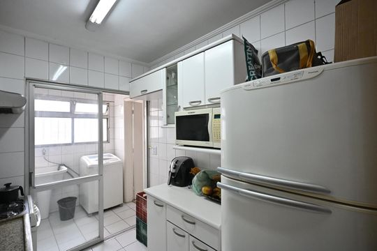 Cozinha de apartamento para alugar com 3 quartos, 84m² em Vila Progredior, São Paulo