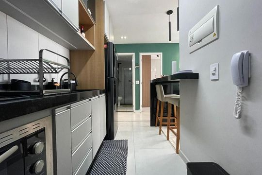 Cozinha de apartamento à venda com 2 quartos, 38m² em Jardim Analia Franco, São Paulo