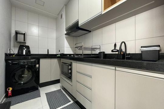 Cozinha de apartamento à venda com 2 quartos, 38m² em Jardim Analia Franco, São Paulo