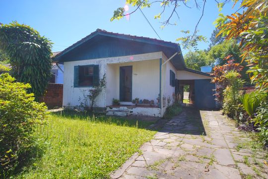 Quintal de casa à venda com 2 quartos, 86m² em Rondônia, Novo Hamburgo
