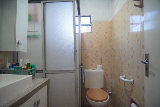 Banheiro de casa à venda com 2 quartos, 86m² em Rondônia, Novo Hamburgo