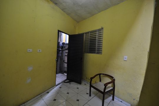 Sala de casa à venda com 1 quarto, 50m² em Vila Ayrosa, São Paulo