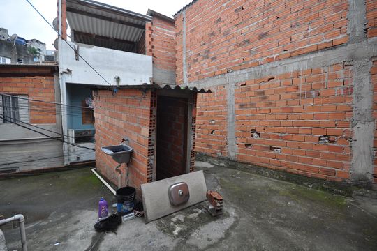 Terraço e área de serviço de casa à venda com 1 quarto, 50m² em Vila Ayrosa, São Paulo
