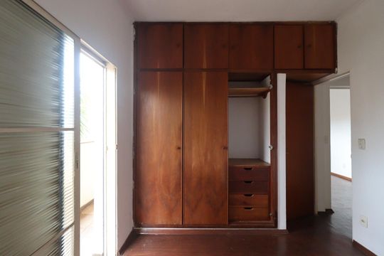 Quarto 2 de apartamento para alugar com 2 quartos, 87m² em Vila Tiberio, Ribeirão Preto