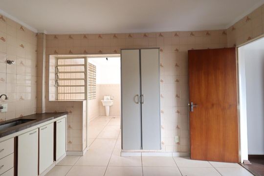 Cozinha de apartamento para alugar com 2 quartos, 87m² em Vila Tiberio, Ribeirão Preto