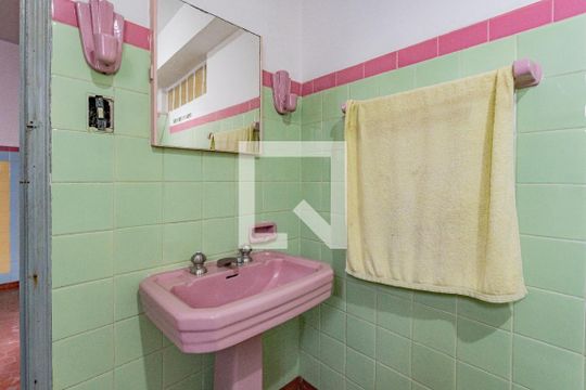 Casa à venda com 4 quartos, 215m² em Vila Brasilio Machado, São Paulo
