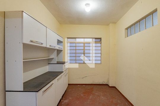 Casa à venda com 4 quartos, 215m² em Vila Brasilio Machado, São Paulo