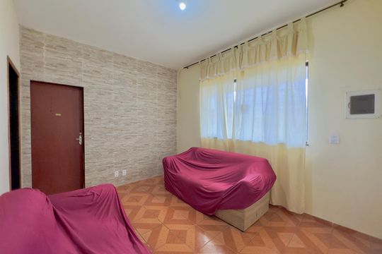 Sala de casa para alugar com 3 quartos, 252m² em Parque Piratininga, Guarulhos