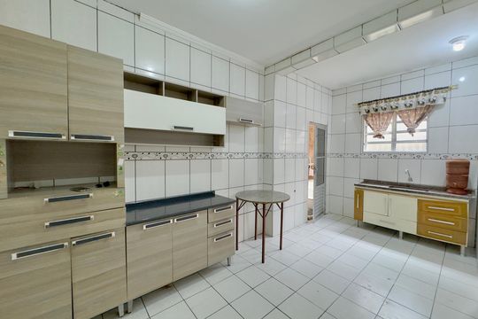 Cozinha de casa para alugar com 3 quartos, 252m² em Parque Piratininga, Guarulhos