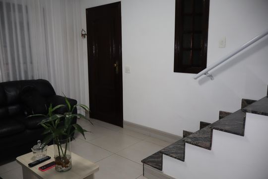 Sala de casa à venda com 4 quartos, 150m² em Vila Ema, São Paulo