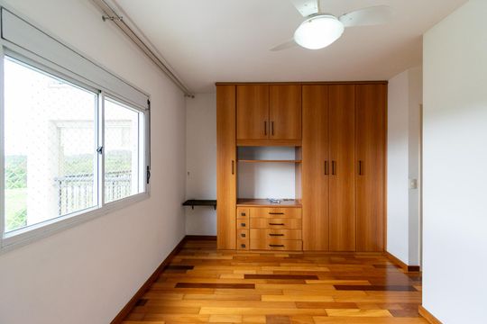 Suíte de apartamento para alugar com 2 quartos, 97m² em Vila Guarani, São Paulo