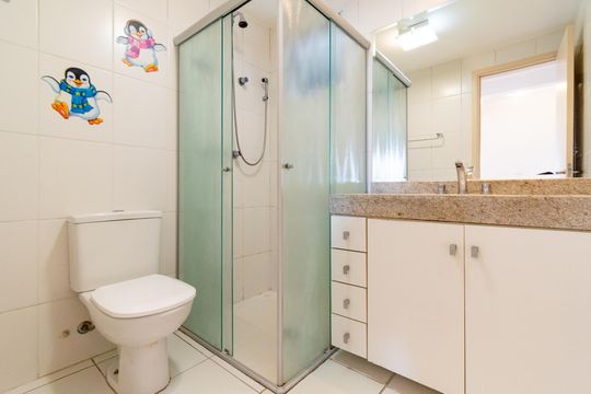 Banheiro Social de apartamento para alugar com 2 quartos, 97m² em Vila Guarani, São Paulo