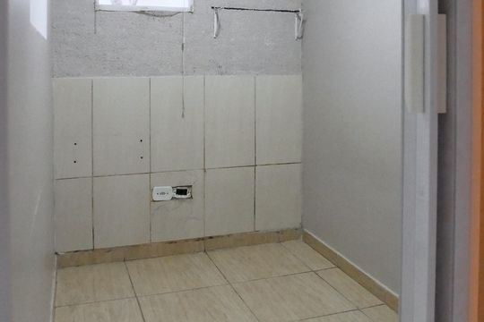 Kitnet de casa à venda com 4 quartos, 300m² em Parque Cocaia, São Paulo