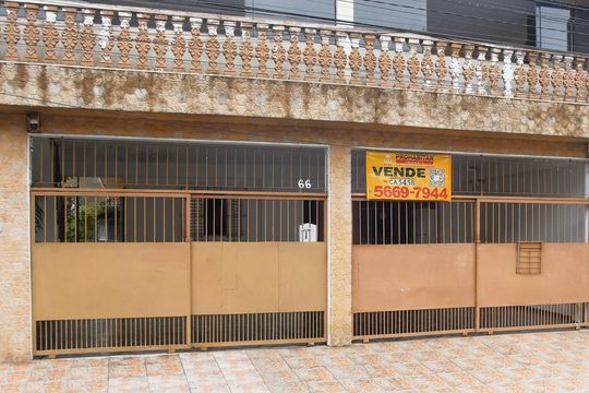 Fachada de casa à venda com 4 quartos, 300m² em Parque Cocaia, São Paulo