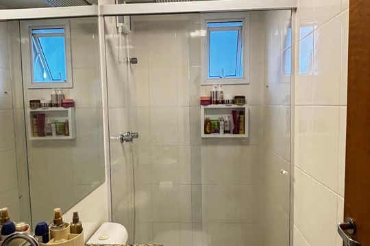 Banheiro da Suíte de apartamento à venda com 2 quartos, 52m² em Vila Pires, Santo André