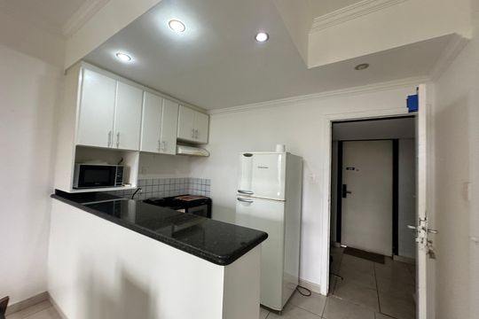 Cozinha de apartamento para alugar com 1 quarto, 56m² em Alphaville, Barueri