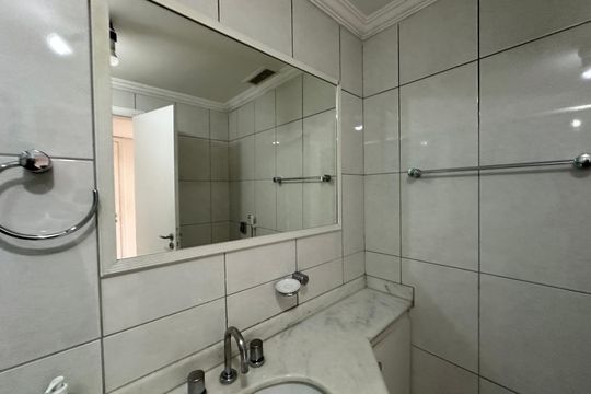 Banheiro da Suíte de apartamento para alugar com 1 quarto, 56m² em Alphaville, Barueri