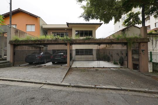 Fachada de casa à venda com 6 quartos, 637m² em Vila Mariana, São Paulo