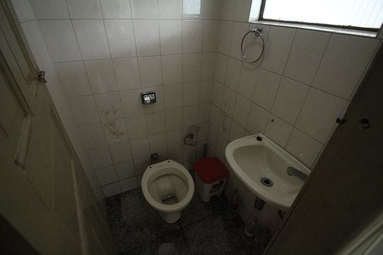Banheiro 1 de casa à venda com 5 quartos, 350m² em Bairro da Glória, Contagem