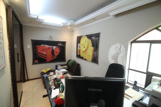 Quarto 2 de casa à venda com 5 quartos, 350m² em Bairro da Glória, Contagem
