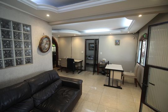 Casa à venda com 5 quartos, 350m² em Bairro da Glória, Contagem