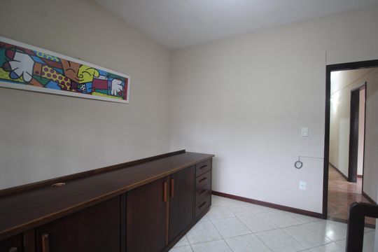 Quarto 1 de casa para alugar com 3 quartos, 140m² em Taquara, Rio de Janeiro
