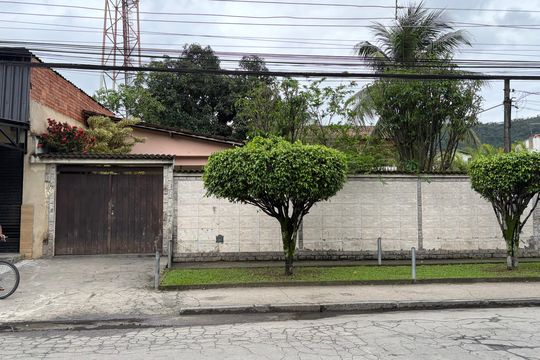 Fachada de casa para alugar com 3 quartos, 140m² em Taquara, Rio de Janeiro