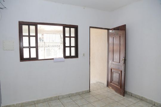Sala de casa para alugar com 2 quartos, 100m² em Conjunto Residencial José Bonifácio, São Paulo