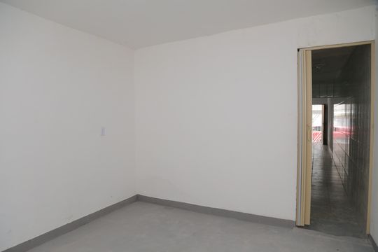 Quarto 2 de casa para alugar com 2 quartos, 100m² em Conjunto Residencial José Bonifácio, São Paulo