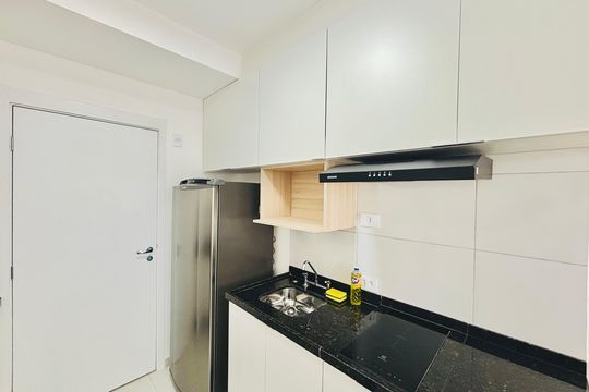 Cozinha de apartamento para alugar com 1 quarto, 28m² em Vila Guilhermina, São Paulo