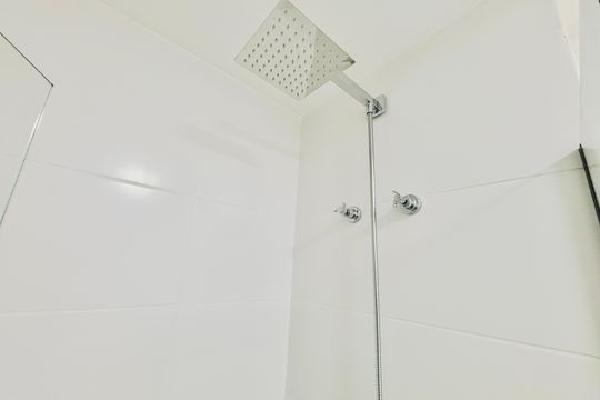 Banheiro de apartamento para alugar com 1 quarto, 28m² em Vila Guilhermina, São Paulo