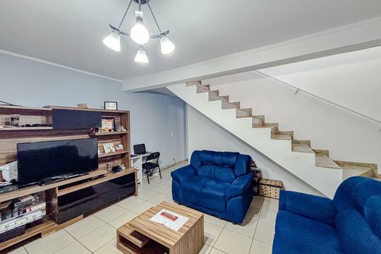 Casa à venda com 3 quartos, 220m² em Vila Nova Savoia, São Paulo