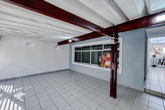 Garagem de casa à venda com 3 quartos, 220m² em Vila Nova Savoia, São Paulo