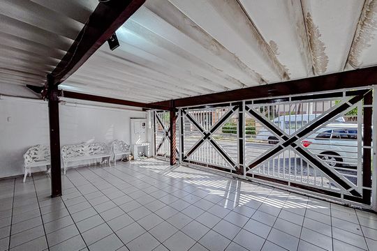 Garagem de casa à venda com 3 quartos, 220m² em Vila Nova Savoia, São Paulo