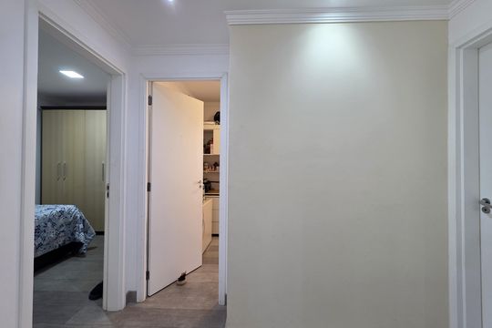 Corredor de apartamento para alugar com 2 quartos, 55m² em Vila Alto de Santo Andre, Santo André