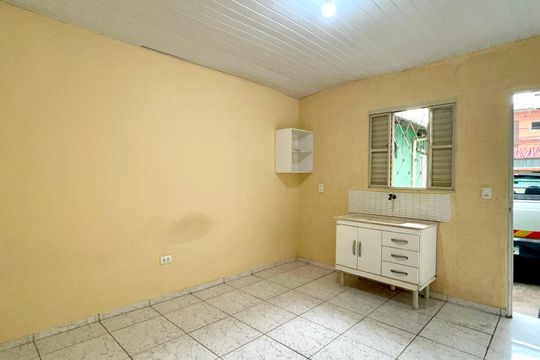 Kitnet de casa para alugar com 1 quarto, 15m² em Pinheiros, São Paulo
