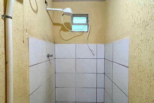 Banheiro de casa para alugar com 1 quarto, 15m² em Pinheiros, São Paulo