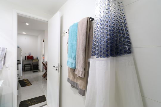 Banheiro  de apartamento à venda com 2 quartos, 34m² em Barra Funda, São Paulo