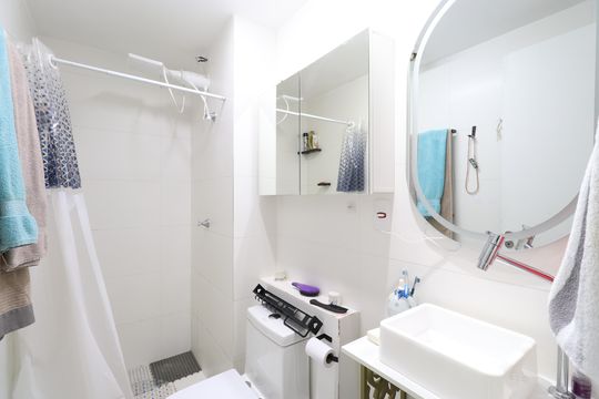 Banheiro  de apartamento à venda com 2 quartos, 34m² em Barra Funda, São Paulo