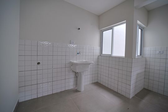 Sala/Cozinha e Área de Serviço de apartamento para alugar com 2 quartos, 48m² em Vila Dalila, São Paulo