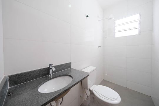 Banheiro de apartamento para alugar com 2 quartos, 48m² em Vila Dalila, São Paulo