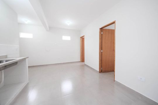 Sala/Cozinha de apartamento para alugar com 2 quartos, 48m² em Vila Dalila, São Paulo