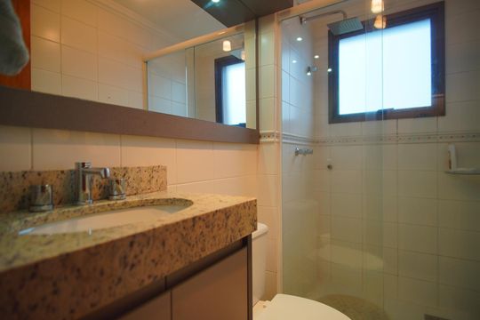 Banheiro Corredor de apartamento à venda com 2 quartos, 73m² em Passo D’areia, Porto Alegre