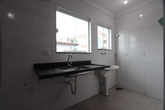 Cozinha e Área de Serviço de apartamento para alugar com 2 quartos, 39m² em Vila Antonieta, São Paulo