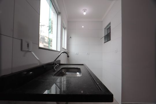 Cozinha e Área de Serviço de apartamento para alugar com 2 quartos, 39m² em Vila Antonieta, São Paulo